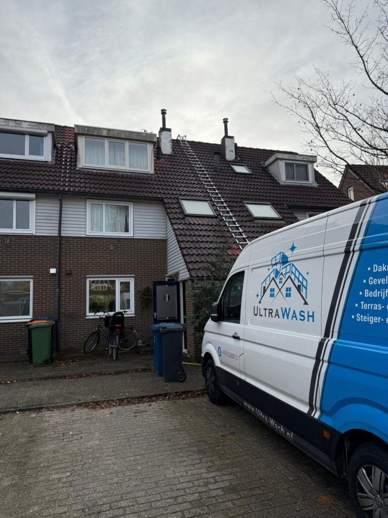 Dakpannen reinigen door een partner van Metsel Gigant in Sprang Capalle